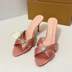 סנדלי עקב דגם דובדבן